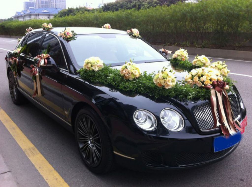 婚庆租车需要豪华点嘛？结婚租车一天多少钱