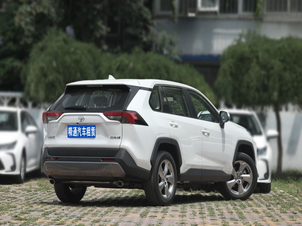 RAV4 荣放2021款 2.0L CVT两驱风尚PLUS版