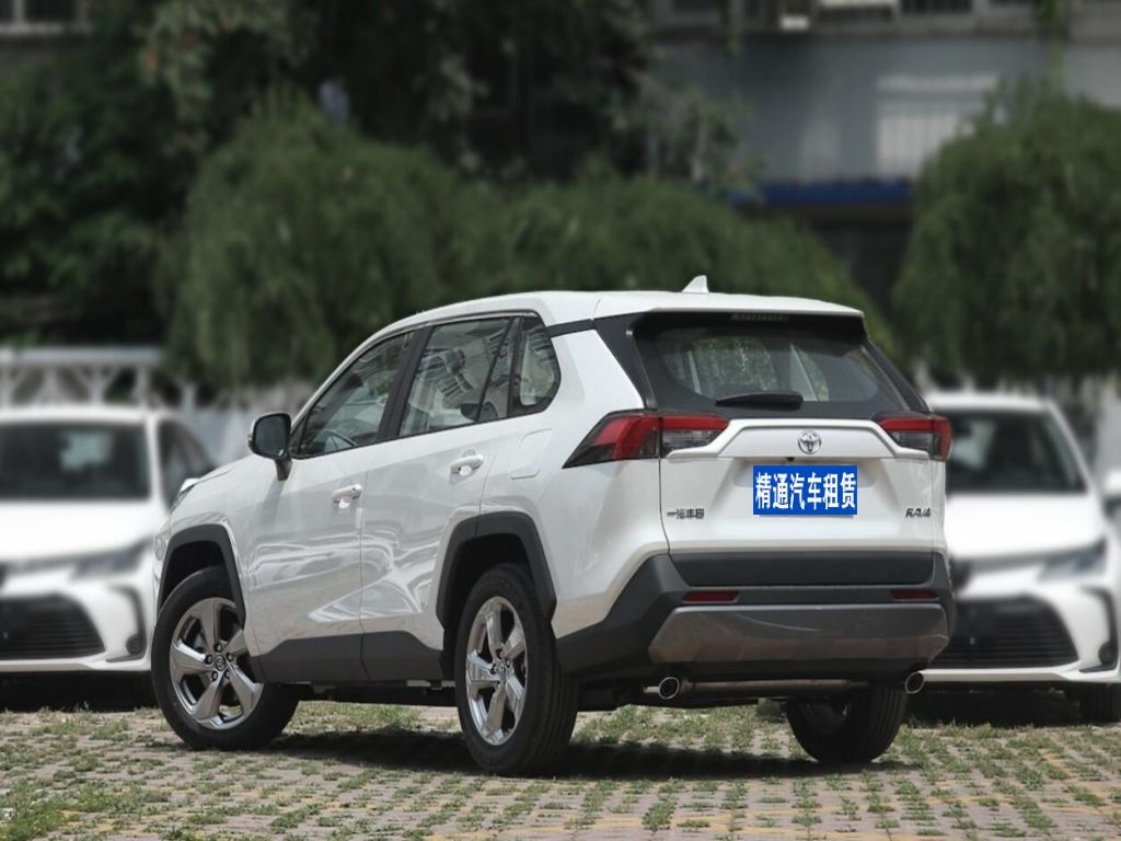 RAV4 荣放2021款 2.0L CVT两驱风尚PLUS版