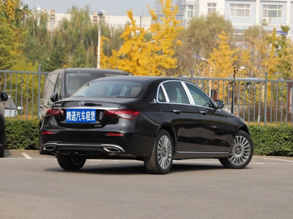 奔驰E级2022款 E 300 L 时尚型