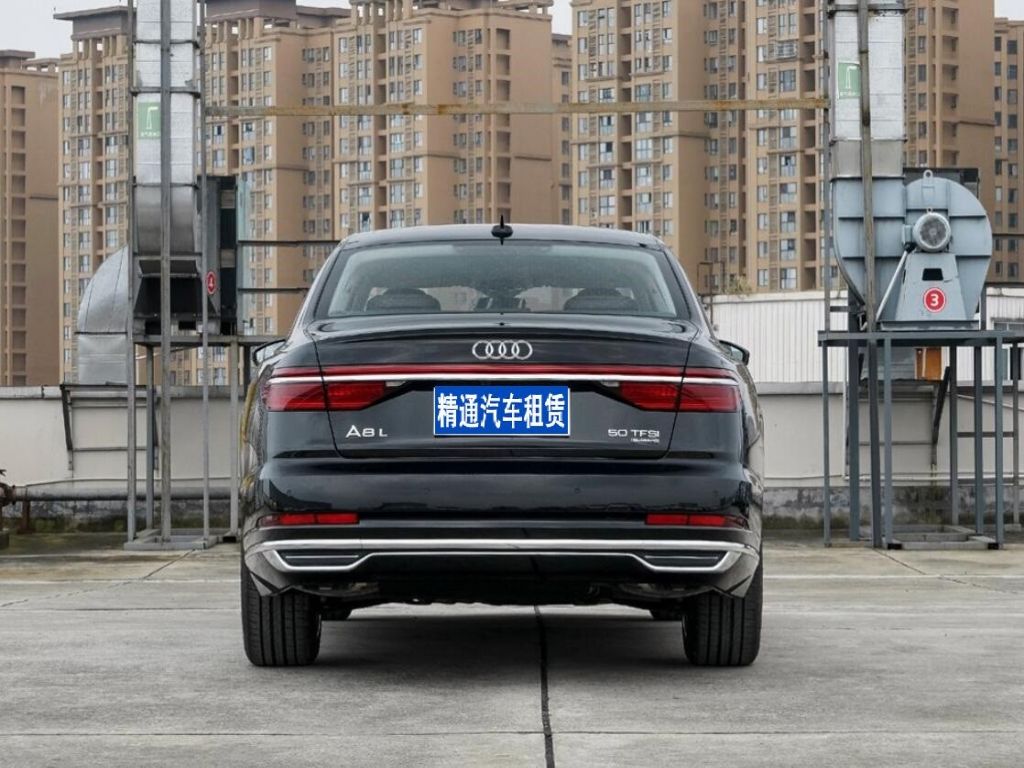 奥迪A8L2022款 50 TFSI quattro 舒适型 典藏版