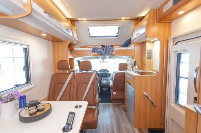 C型房车RV806座5卧