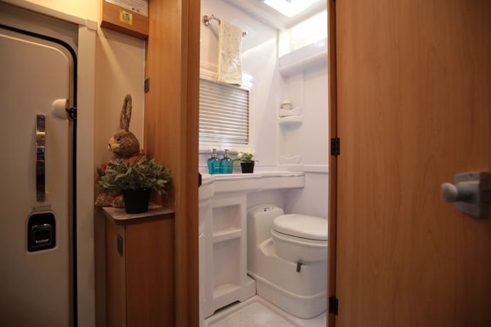 C型房车RV806座5卧