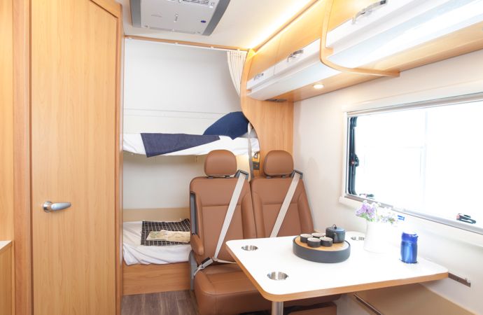 C型房车RV806座5卧